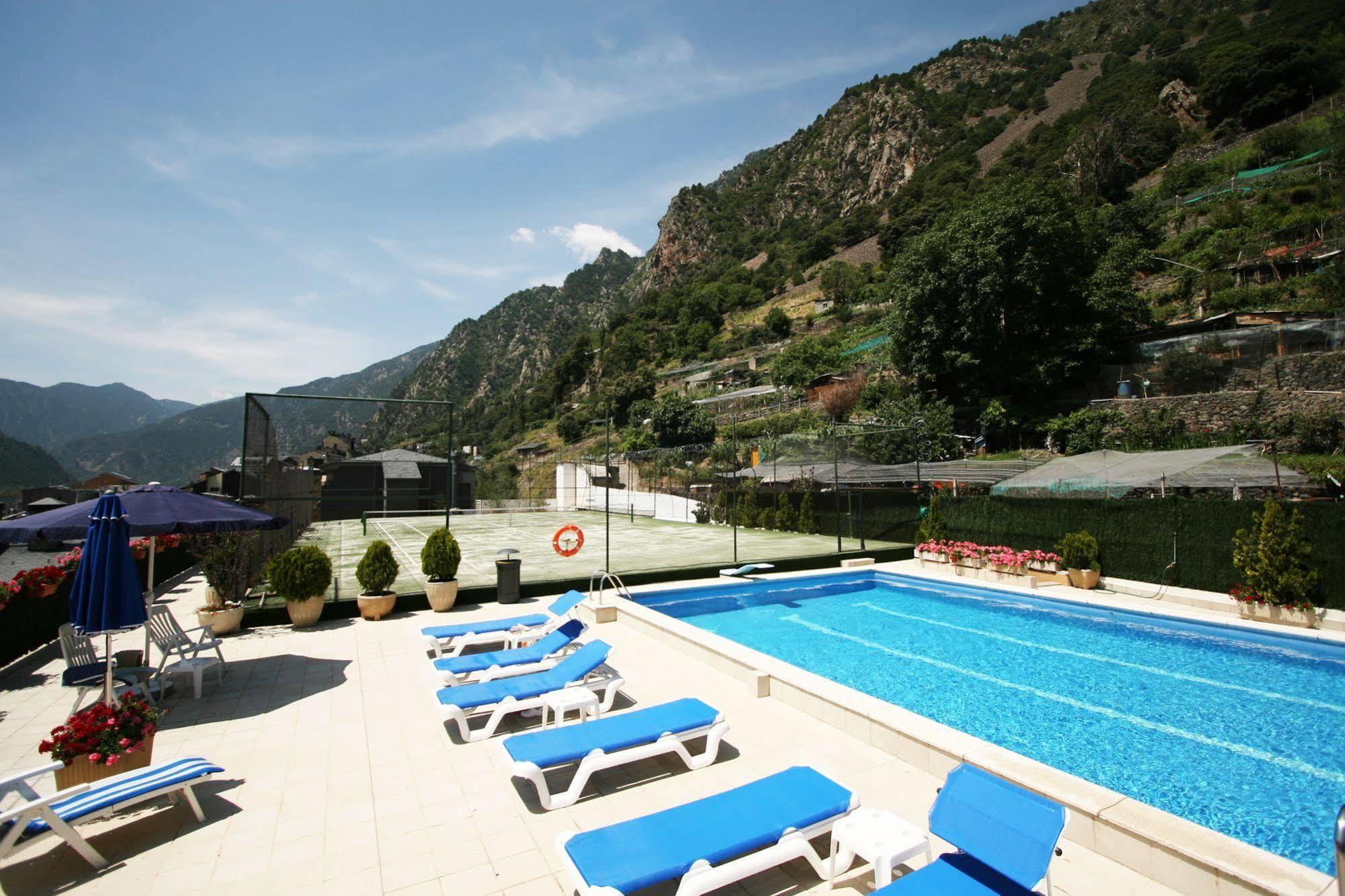 Hotel Pyrenees Andorra la Vella Kültér fotó